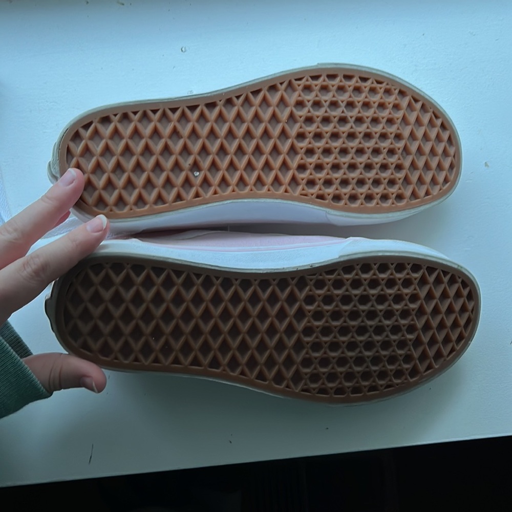 Vans - Picture 2 of 4